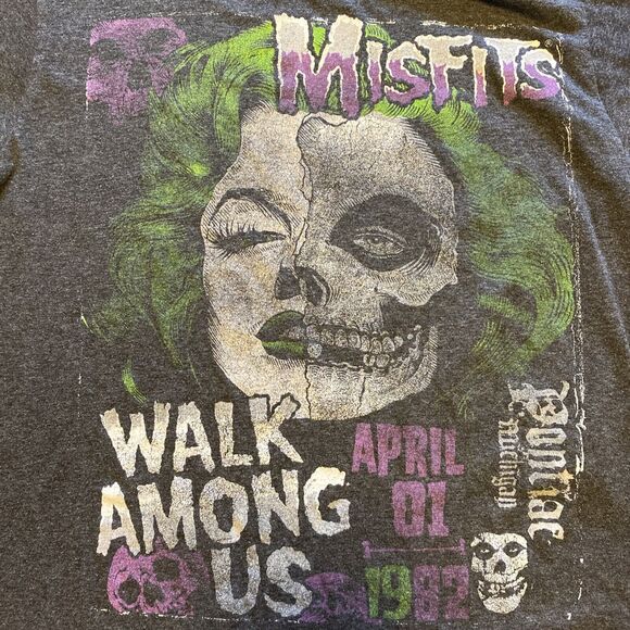 The Misfits Walk Among Us 1982 Pontiac, MI 2017 Shirt Sz S Graphic T-shirt - Picture 2 of 6